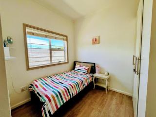 Grey Pearl at Strand - 6