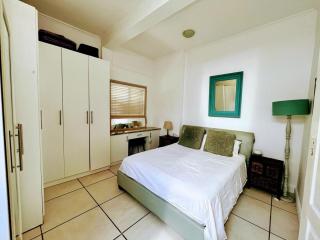 Grey Pearl at Strand - 9