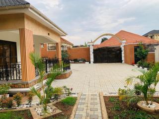 Luxurious 3 bedroom bungalow in Kampala - 9