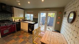 Two bedroomed Cosy cottage close to Wakefield and motorway networks Ideal for long stays and contractors - 7