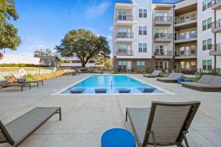 Stylish 2BR Apartment, Near Galleria Dallas, Free Parking, Gym & Pool - 3