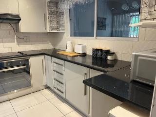 3 bedroom self catering @ Lelapa La Baphogole - 5