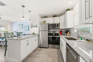 Sun and Sea By Beachside Management - 2