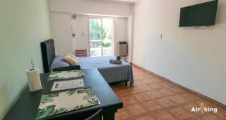 Monoambiente en ubicación estratégica - 7