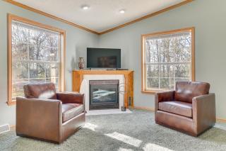 8 Mi to Dtwn Rochester Peaceful Home with Deck! - 7