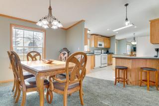 8 Mi to Dtwn Rochester Peaceful Home with Deck! - 6