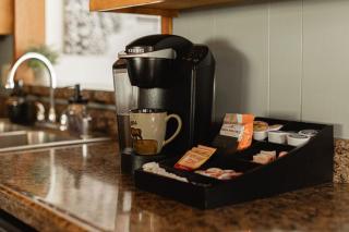 Knoll Lake Cabin in Big Bear Lake - 1