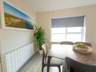 West Coast View 2 Bedroom Modern Apartment - 1