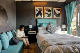 Premium Stay in Central Johannesburg Cultural Heart - Hallmark House - 4