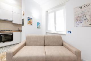 Metro M3 - 10 min Duomo - Cozy Apt W Balcony and AC - Milan - 5