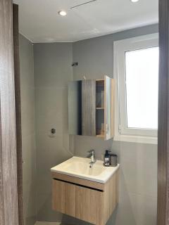 O&O Group-Serene 1BR Haven w Balcony - 1