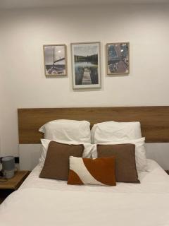 Lofty New Apartments Embassy Gardens - 5