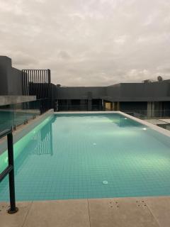 Lofty New Apartments Embassy Gardens - 3