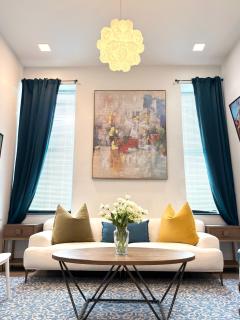 Downtown 4B2B Apt, Walk to PPAC & Convention Center - 9