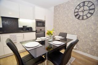 Near O2- Family- WiFi- Pets- Parking- Sleeps 5 - 7