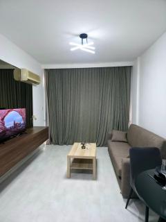 5mins from the beach,10mins from LC airport Aurelia Suite - 2