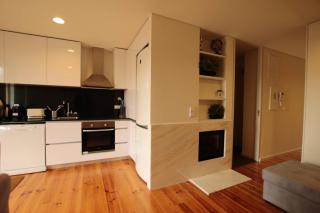 OPORTO GUEST Natária Flats with Parking - 6