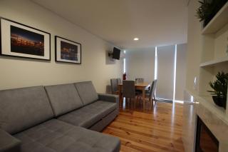 OPORTO GUEST Natária Flats with Parking - 4