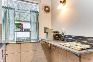 Walk to Park and Cafe Cozy Indianapolis Getaway - 4