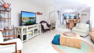 701 Mariners Club - 7