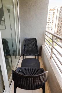 Cozy 2BR Escape for Three in Vibrant Nunoa - 6