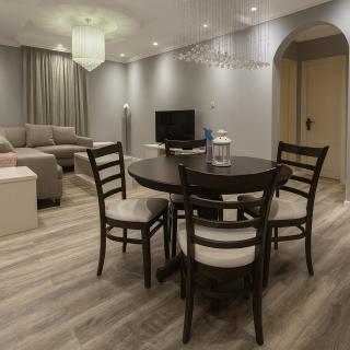 Stylish 3BR Smart TV & Wi-Fi - 0