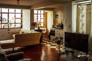 Bright & Comfortable Apartment Near the Historic Center - 0