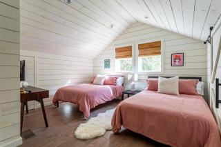 Hare & Hollow with Hot Tub & Fenced Yard - 2