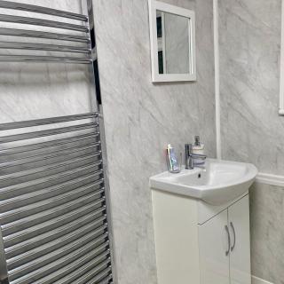 Home In Medway Chatham - 3