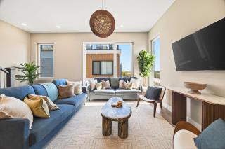 Lux Retreat XL Group Skyline Game 3 mi DT Spa - 0