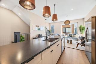 Lux Retreat XL Group Skyline Game 3 mi DT Spa - 9