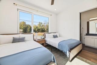 Lux Retreat XL Group Skyline Game 3 mi DT Spa - 6