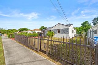 Redesigned Home Near Beaches, Wynwood & Downtown - 0