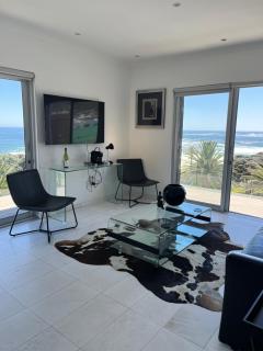 Camps Bay Beach Front Apartment - 8