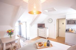 The Attic, Tre-Pol-Pen - 9