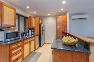 Newly Renovated, Ocean Views, Minutes to Beach - 2