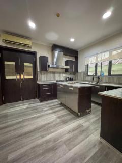 Executive 2 Bedrooms Apartment for Shortlet - 8