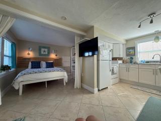 Cozy Beach Rental 1B/1B - 9
