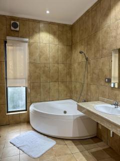 Executive 2 Bedrooms Apartment for Shortlet - 4