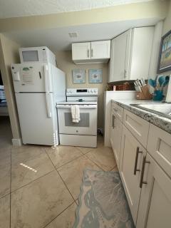 Cozy Beach Rental 1B/1B - 2