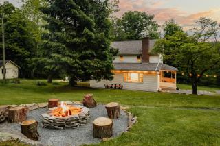 Roebling House 1850s Cabin Hot Tub Fire Pit - Lackawaxen - 7