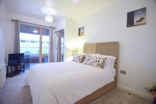 Near Dlr station -WiFi -Parking -Pets -Sleeps 5 - 3