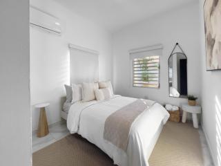 Tapia 3 Cozy Apt With Balcony Patio and Sofa Bed - 2