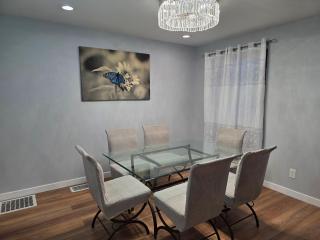 Niagara Street Revival House - 3 Bedroom 2 Bathroom Freestanding Home - 9