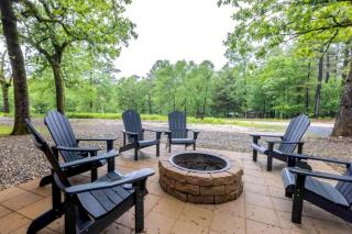 Bison Point-Ladder Ball, Corn Hole, Fire Pit, Sleeps 10 - Broken Bow - 4