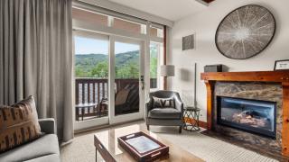 378 Lodge At Spruce Peak Ski In Ski In Ski Out King Studio By Stowe Mountain Rentals - 6