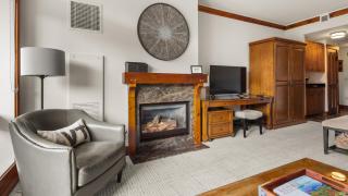 378 Lodge At Spruce Peak Ski In Ski In Ski Out King Studio By Stowe Mountain Rentals - 1