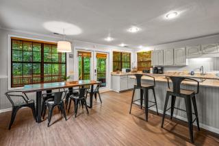 Sugar Bear Cabin - 3