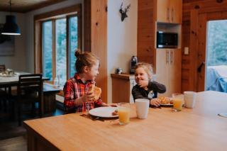 Zazz - For precious moments with family or friends - Chertsey - 9