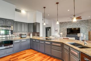 Resort-Style Backyard and Pool Luxe Tucson Home - 1